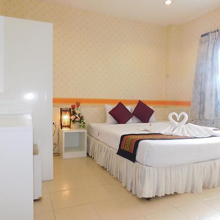Be Fine Guesthouse Phuket Exterior photo