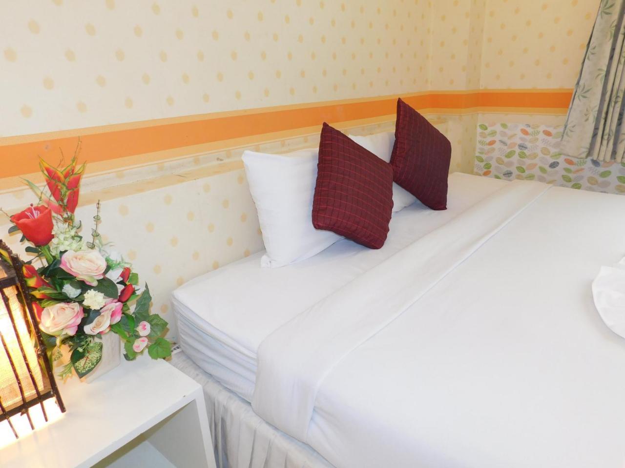 Be Fine Guesthouse Phuket Exterior photo