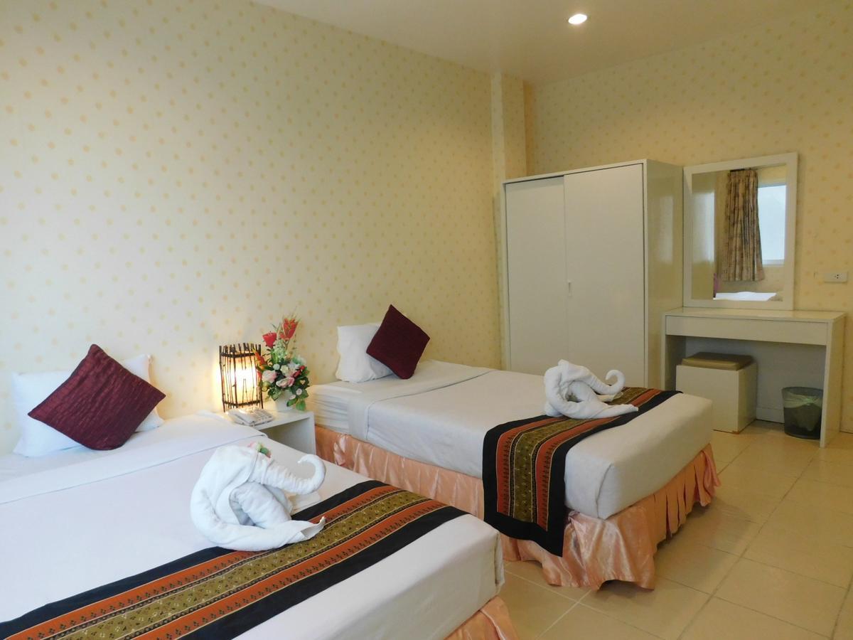 Be Fine Guesthouse Phuket Exterior photo