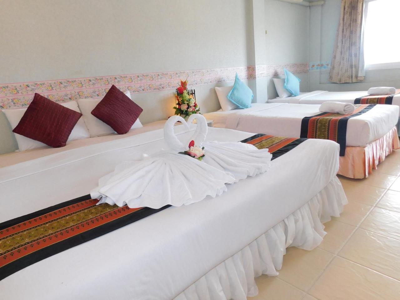 Be Fine Guesthouse Phuket Exterior photo