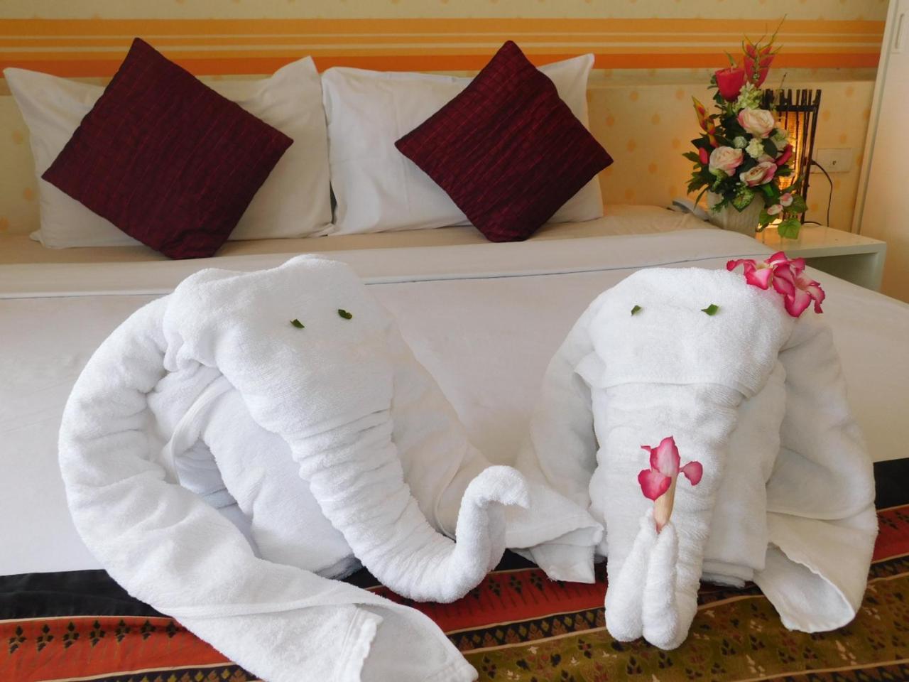 Be Fine Guesthouse Phuket Exterior photo