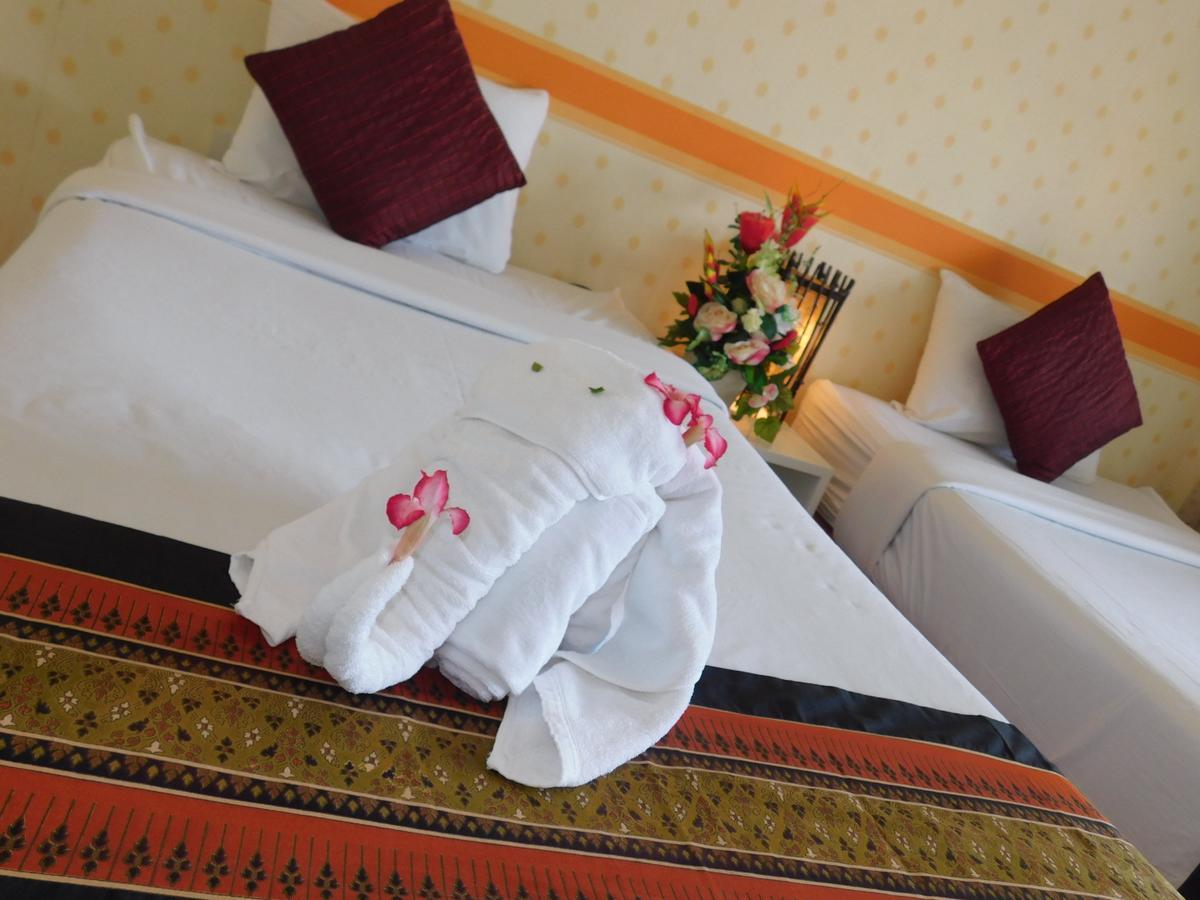 Be Fine Guesthouse Phuket Exterior photo