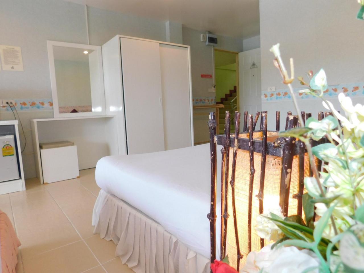 Be Fine Guesthouse Phuket Exterior photo