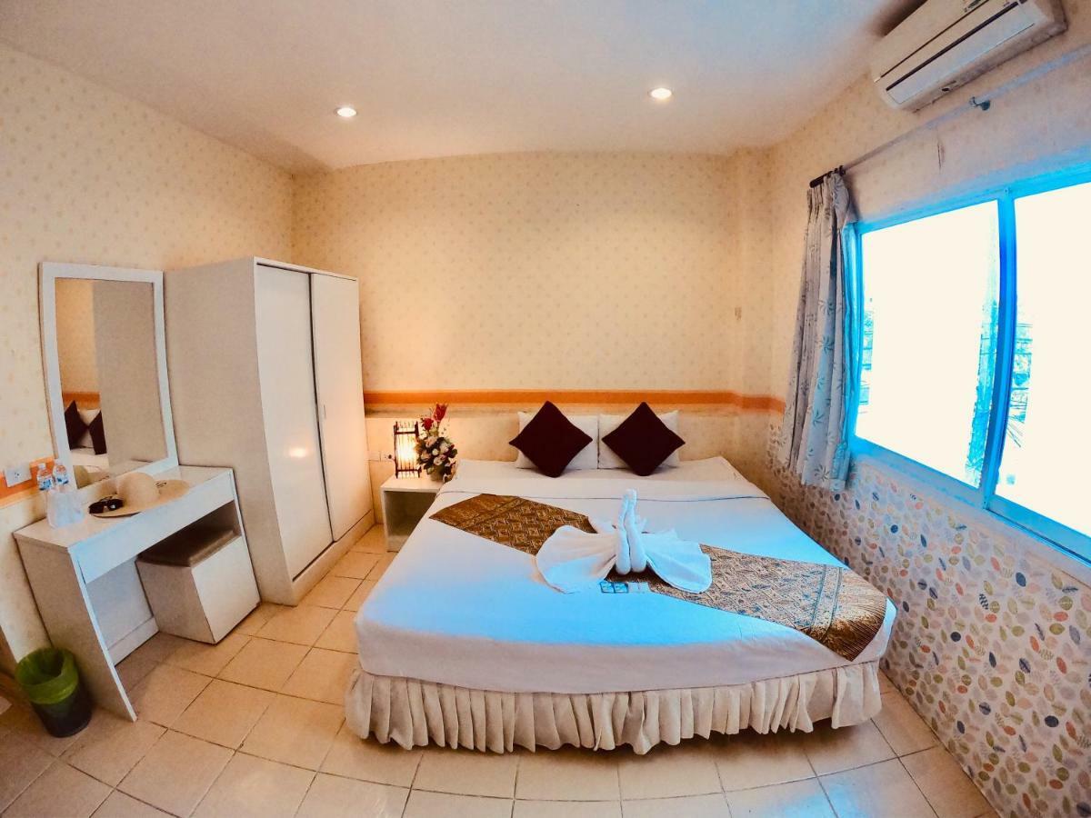 Be Fine Guesthouse Phuket Exterior photo